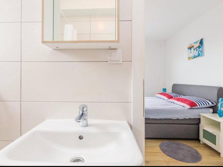 Apartments Stella Đảo Krk Ngoại thất bức ảnh